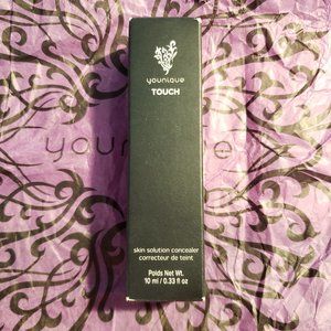 Younique Touch Skin Solution Concealer - Velour